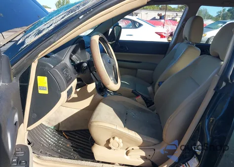 2005 Subaru Forester 2.5X z USA, uszkodzony, nr VIN JF1SG63665H743025